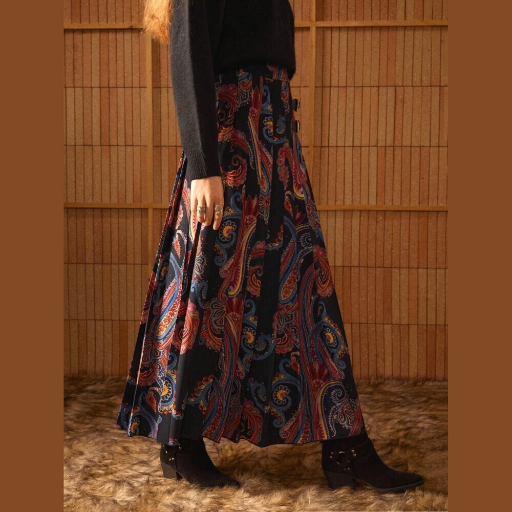 Black Paisley Print Pleated Maxi Skirt with Buckle Trim